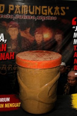 “Harga Fantastis, Kandungan Belum Teruji? Desakan Uji Laboratorium Jamu Rp15 Juta Kian Menguat”